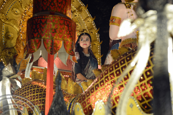 DG132593. Women. Yi Peng festival. Chiang Mai. Thailand. 29.11.12.