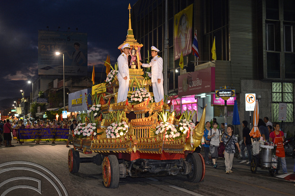 DG132397. Float. Yi Peng festival. Chiang Mai. Thailand. 29.11.12.