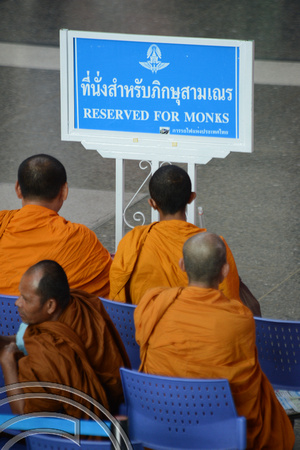 DG133959. Seating for Monks. Hualamphong. Bangkok. 20.12.12.