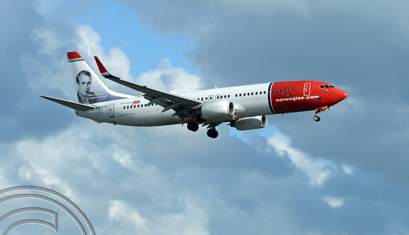 DG218743. LN-DYC. Norwegian Air Boeing 737-800. Gatwick. 28.7.15