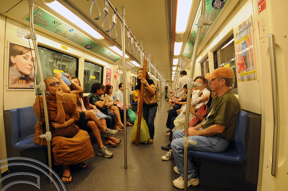 FDG10734. On the metro. Bangkok. Thailand. 3.1.09.