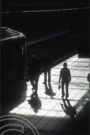 11141. 156472. 15.48 to York & silhouettes. Manchester Victoria. 9.10.02