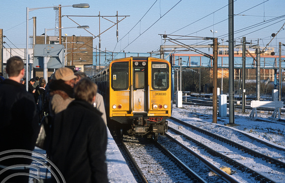 11660. 313031 delayed by snow. Hornsey. 31.01.03