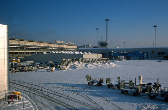 T12373. The deserted airport in the snow on new years eve. Copenhagen. Denmark. 31.12.01