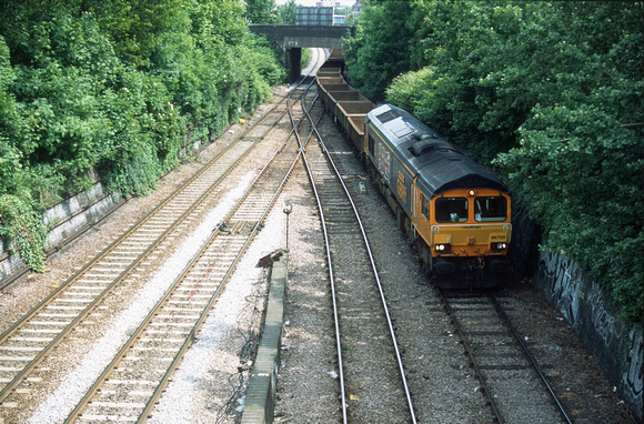 12333. 66705. 6M09 11.24 Temple Mills - Croft empty ballast train. Junction Rd Junction. 21.5.03
