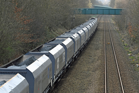 DG267807. Arcow Quarry - Bredbury stone train. Mytholmroyd. W Yorks. 23.3.17