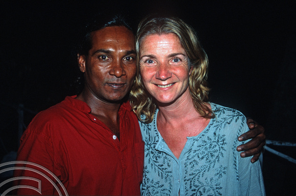 17015. Lynn at the Sanika beach Inn, with the owner. Tangalle. Sri Lanka. 31.12.03