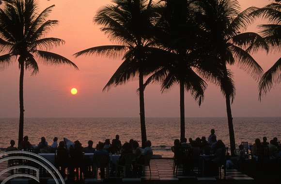 17232. Christmas day sunset. Galle Face Hotel. Colombo. Sri Lanka. 25.12.03