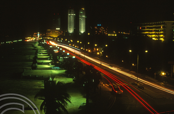 17259. Looking down at Galle face green at night from the Galle Face Hotel. Colombo. Sri Lanka. 11.01.04