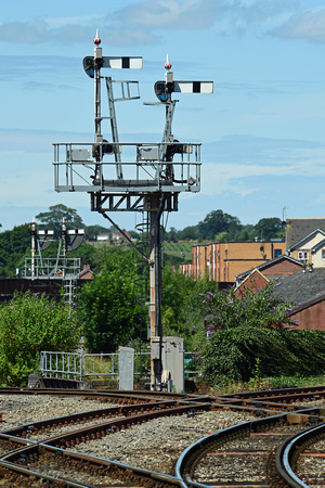 DG275698. Semaphore signals. Shrewsbury. 1.7.17