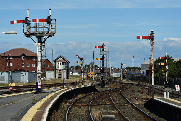 DG276648. Semaphore signals. Blackpool North. 13.7.17
