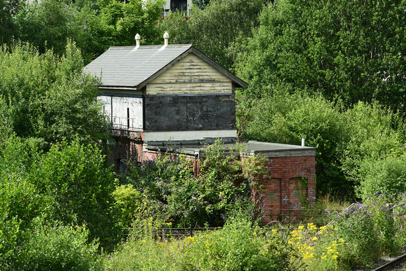 DG277292. Abandoned signalbox. Pontypridd. 24.7.17