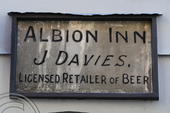 DG277435. Old pub sign. Carmarthen. 25.7.17