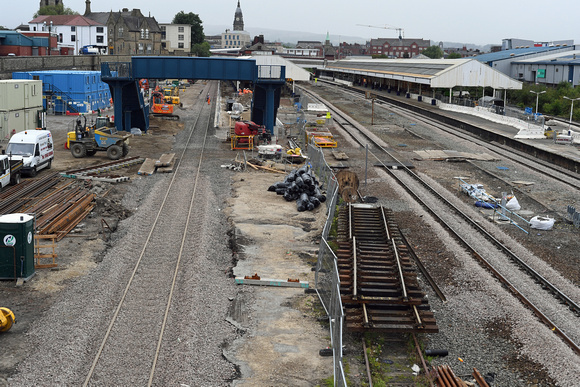DG279059. Approach tracks to the new through platform. Bolton. 11.8.17