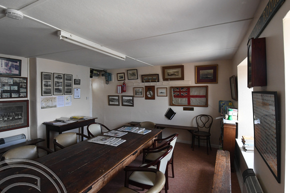 DG279598. The reading room. Polruan. Cornwall. 19.8.17