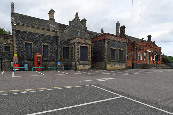 DG351174. Station building. Thetford. 11.6.2021.
