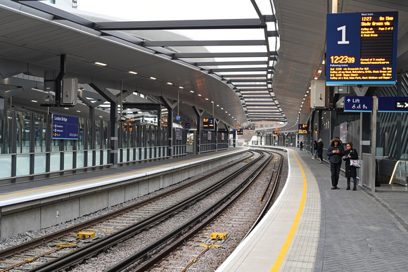DG288183. Rebuilt platforms 1 and 2. London Bridge. London. 3.1.18