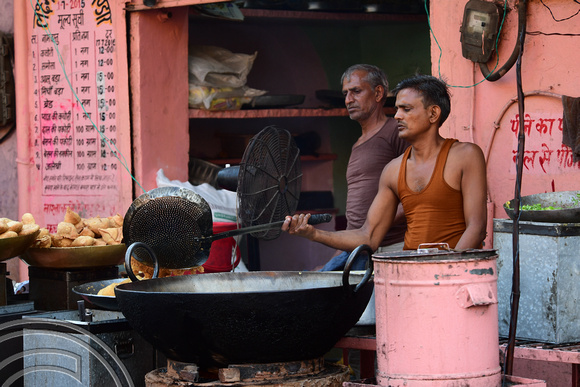 DG293312. Street vendors. Jaipur. Rajasthan. India. 10.3.18