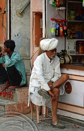 DG293329. Man in traditional dress. Jaipur. Rajasthan. India. 10.3.18