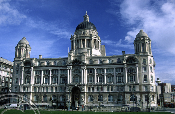 T10540. The Cunard building at the pier head. Liverpool. England. 12.03