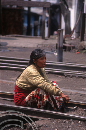 T6962. Woman beggar at the station. Kurseong. West Bengal. India. April.1998.