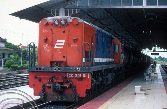 FR0390. CC20161. Westbound unfitted oil train. Yogyakarta. Java. Indonesia. 28.11.12.1998