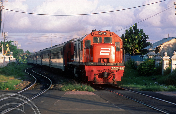 FR0375. CC20148. Westbound passenger train. Yogyakarta. Java. Indonesia. 23.11.1998