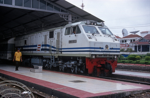 FR0388. CC20306. Eastbound express. Yogyakarta. Java. Indonesia. 01.12.1998