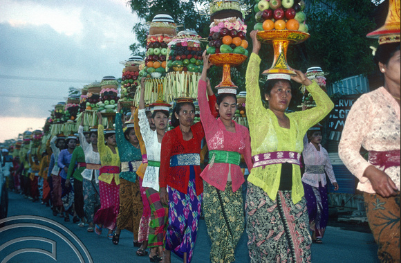 RT0004. Procession. Ubud. Bali. Indonesia. 1992.