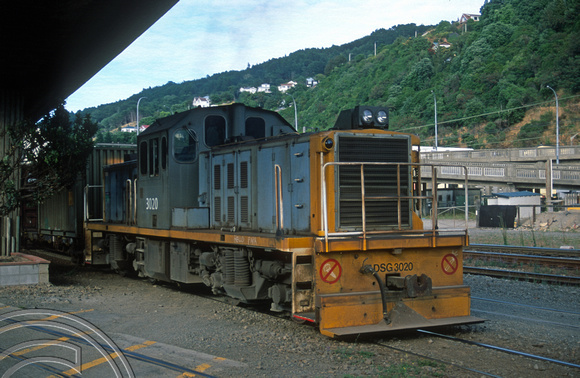 FR0637. DSG Bo-Bo No 3020. Wellington. North Island. New Zealand. 06.02.1999