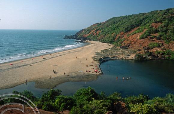 T9346. Arambol little beach and freshwater lake. Arambol. Goa India. 30.01.2000
