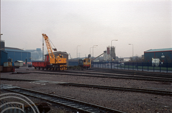 04369. Unknown Class 08 shunting ASW. Newport. 11.03.1995