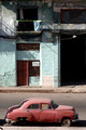 TD00940. Derelict car. Old Havana. Cuba. 26.12.05.