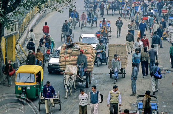 T12574. Traffic. Old Delhi. India. 2002.