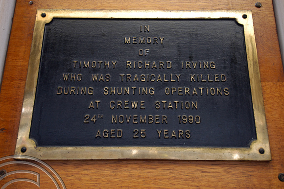 DG03175. Timothy irving memorial plaque. Crewe. 16.4.05.