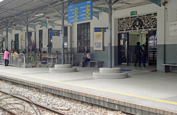 DG36241. Old station. Johor Baru. Malaysia. 5.10.09.