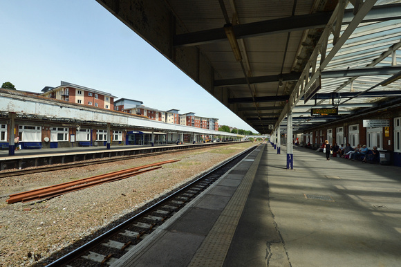 DG184643. Platforms. Exeter Central. 1.7.14.