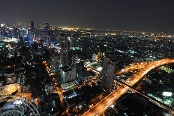 TD11038. Bangkok at night. Thailand. 25.1.09.