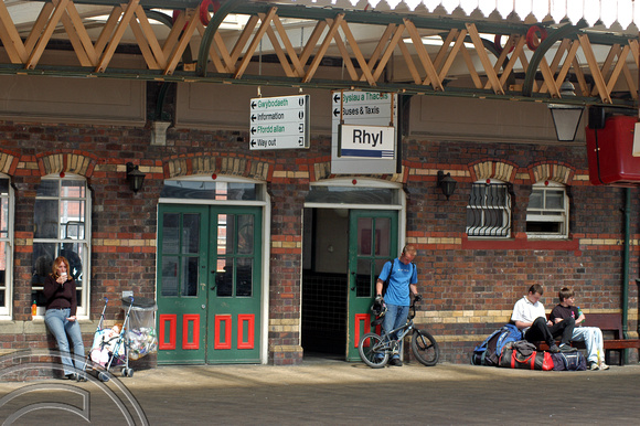 DG00930. Pax. Rhyl. 21.5.04.