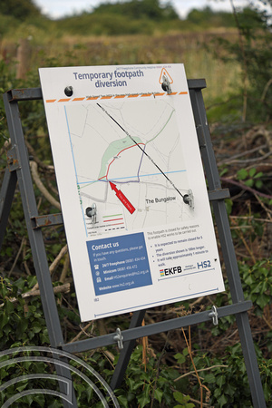 DG376234. HS2 footpath closure. Ladbroke Hill. Northamptonshire. 4.8.2022.