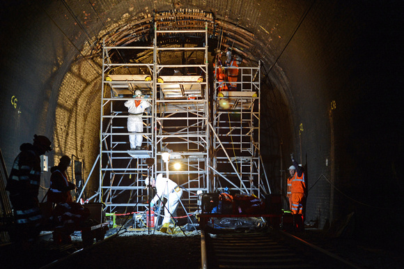 DG208930. Repairing Watford tunnel Fast lines. 3.4.15
