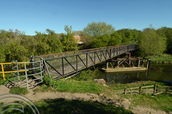 DG212317. River Eye bridge. GNR and LNWR joint line. Melton Mowbray. 27.4.15