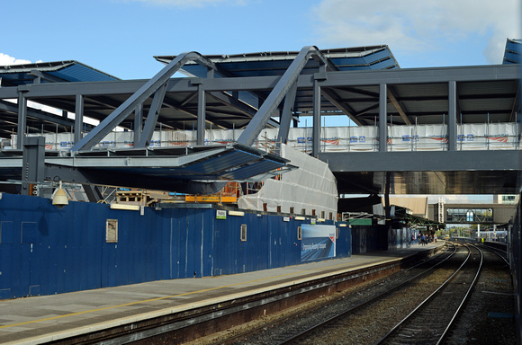 DG126033. Rebuilding Reading station. 27.9.12.