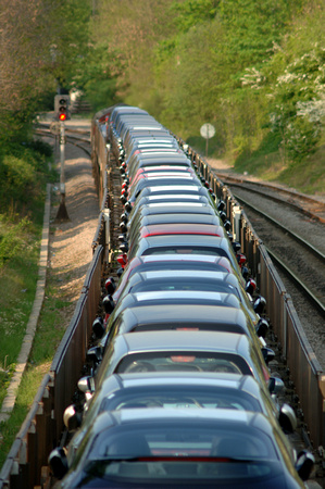 DG10235. Cars by rail. Cheltenham. 30.4.07.