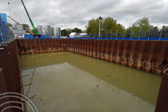 DG383515. Drainage pond. HS2 construction site. West Rusilip. London. 27.10.2022.