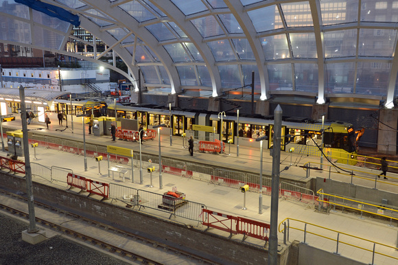 DG215159. New roof & tram platforms. Manchester Victoria. 26.5.15