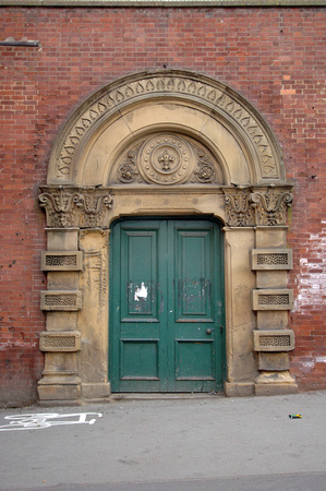DG10589. Old doorway.  Wakefield Westgate. 20.5.07.