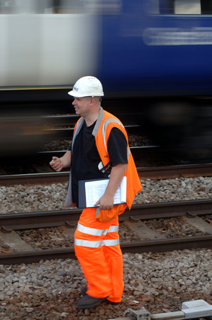 DG11537. Track worker. Pudding Mill Lane. 30.7.07.