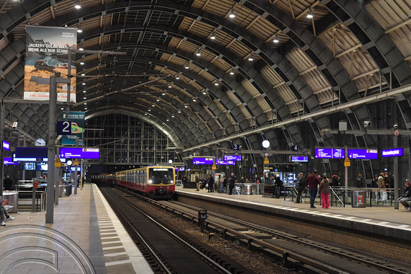 DG380764. Alexanderplatz station. Berlin. Germany. 21.9.2022.