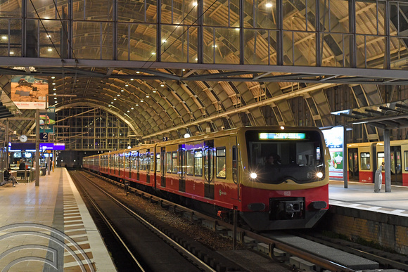 DG380766. S-bahn train. Alexanderplatz station. Berlin. Germany. 21.9.2022.